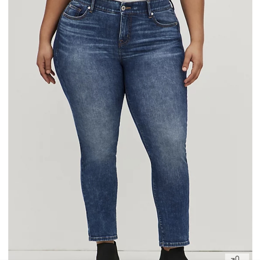 Bombshell Straight Jeans 24S